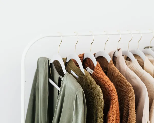 The Capsule Wardrobe Returns in Warm, Earthy Tones