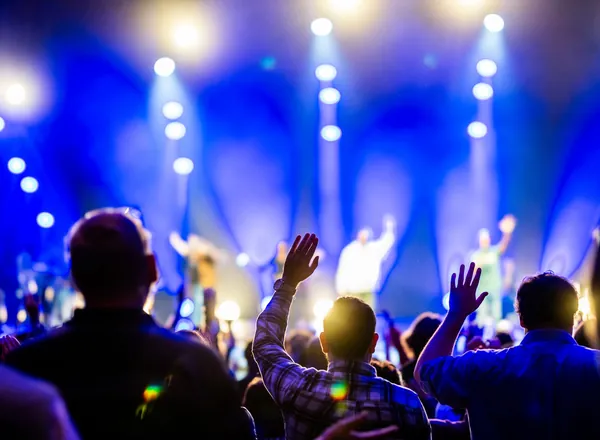 Summer Tours Close With Sold-Out Stadium Nights