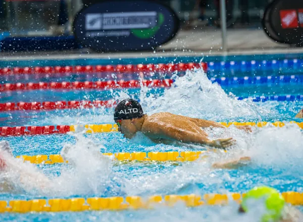 Swimmer Breaks National Record at Autumn Championships