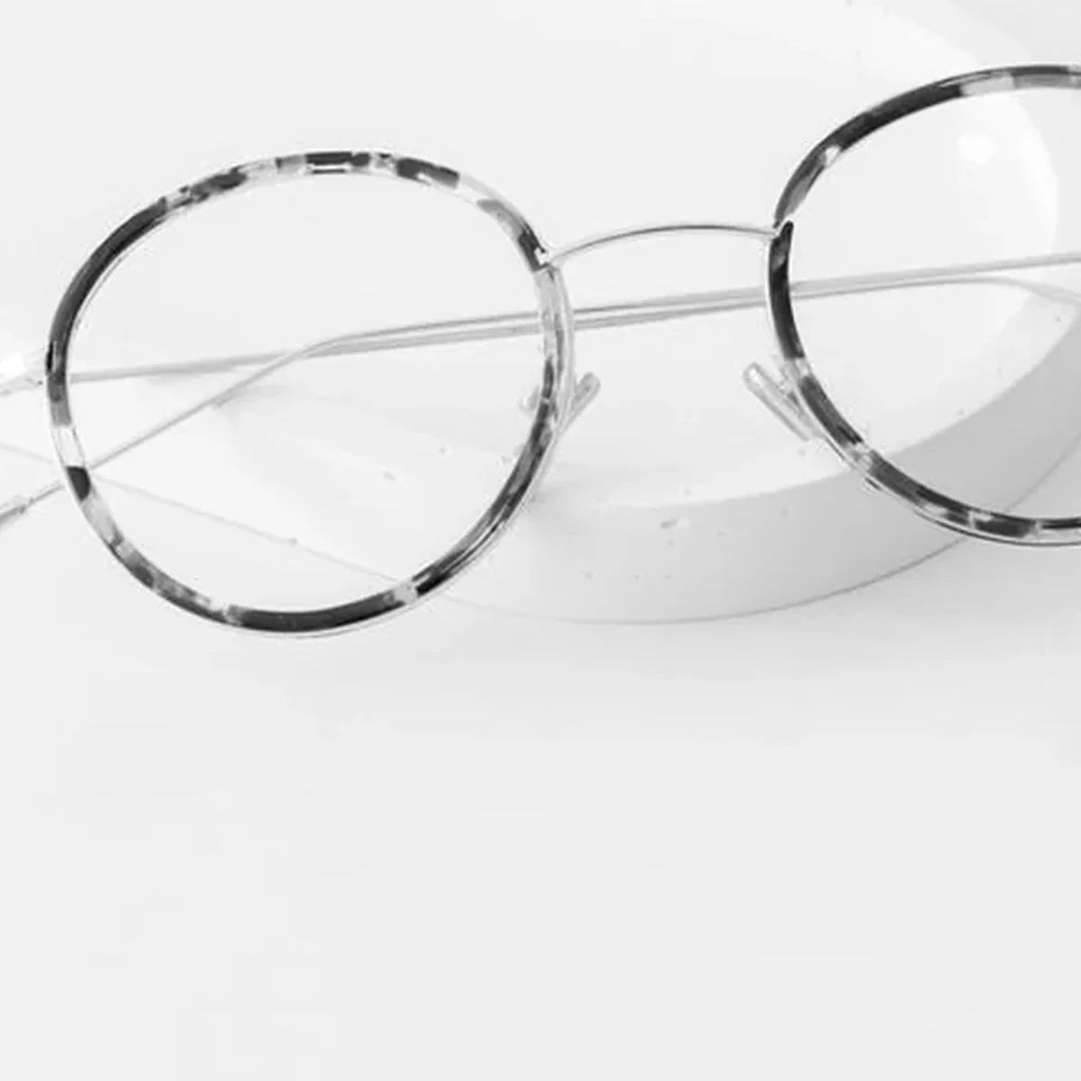 Sona Modern II marbled rim detail