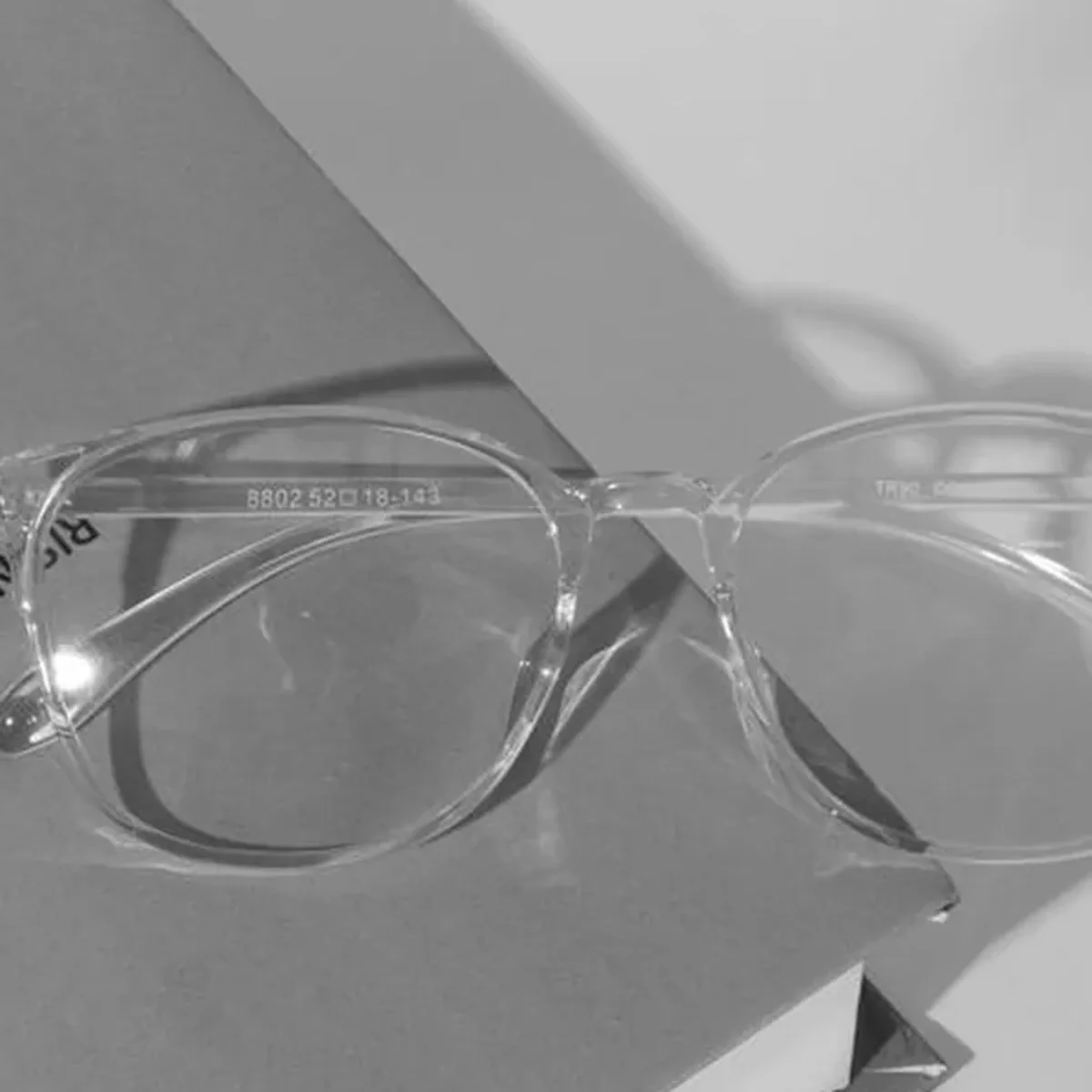 Luma Clear crystal acetate detail