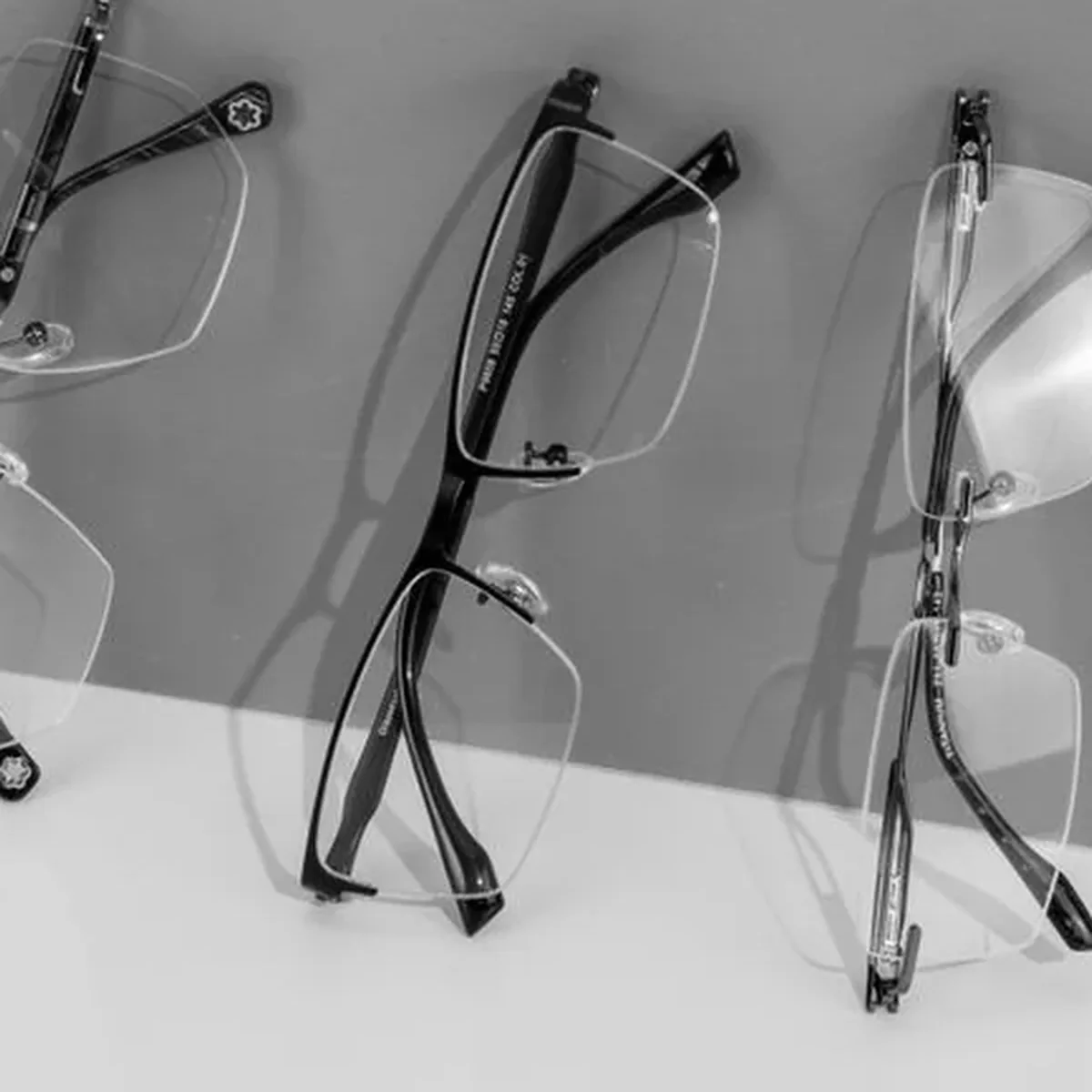 Halo Rimless drill-mount detail