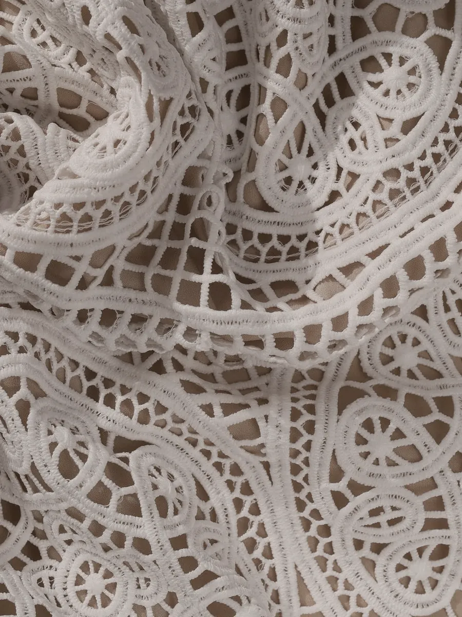 Chantilly lace, Calais