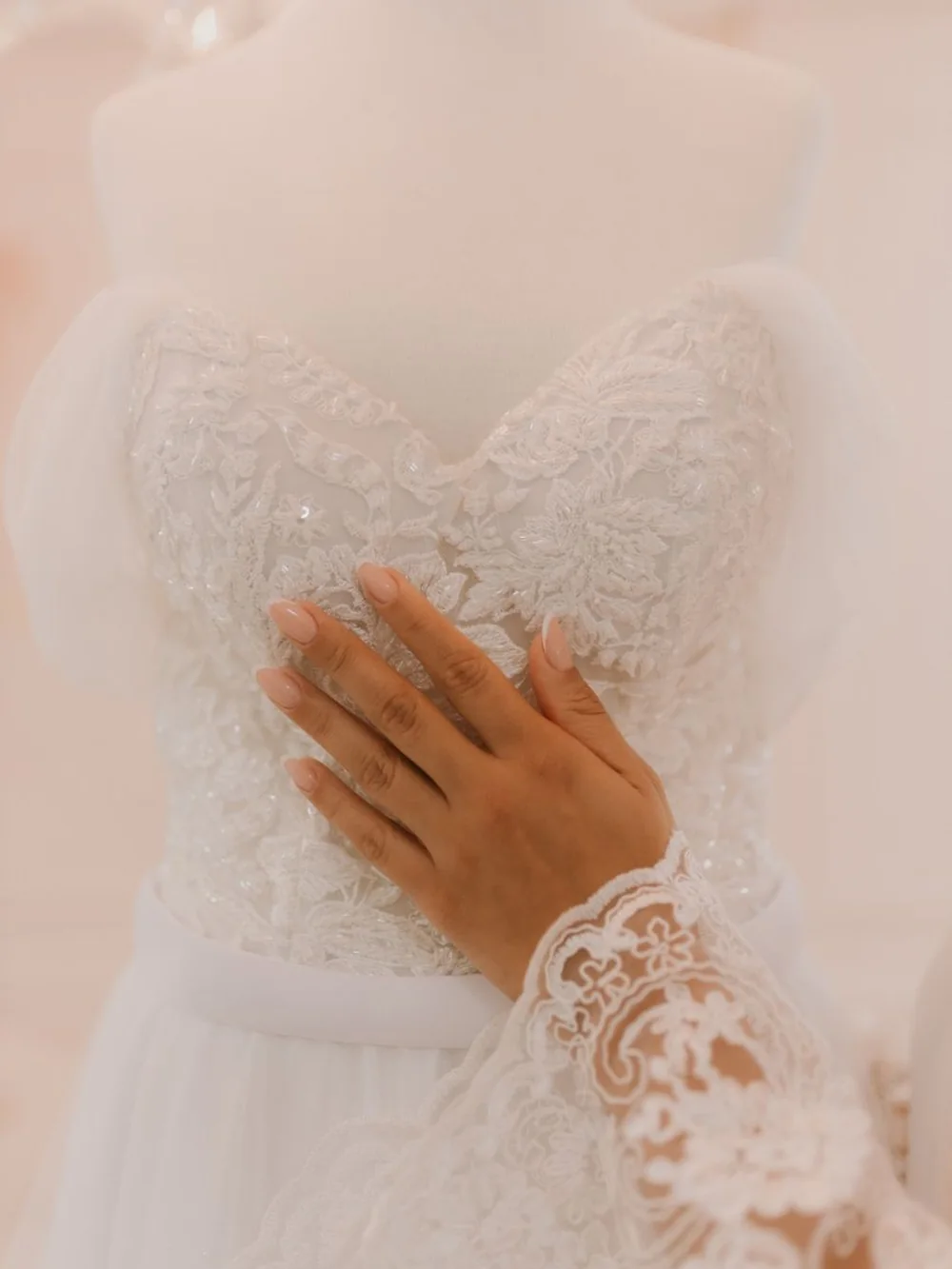 Lace bodice at the fitting