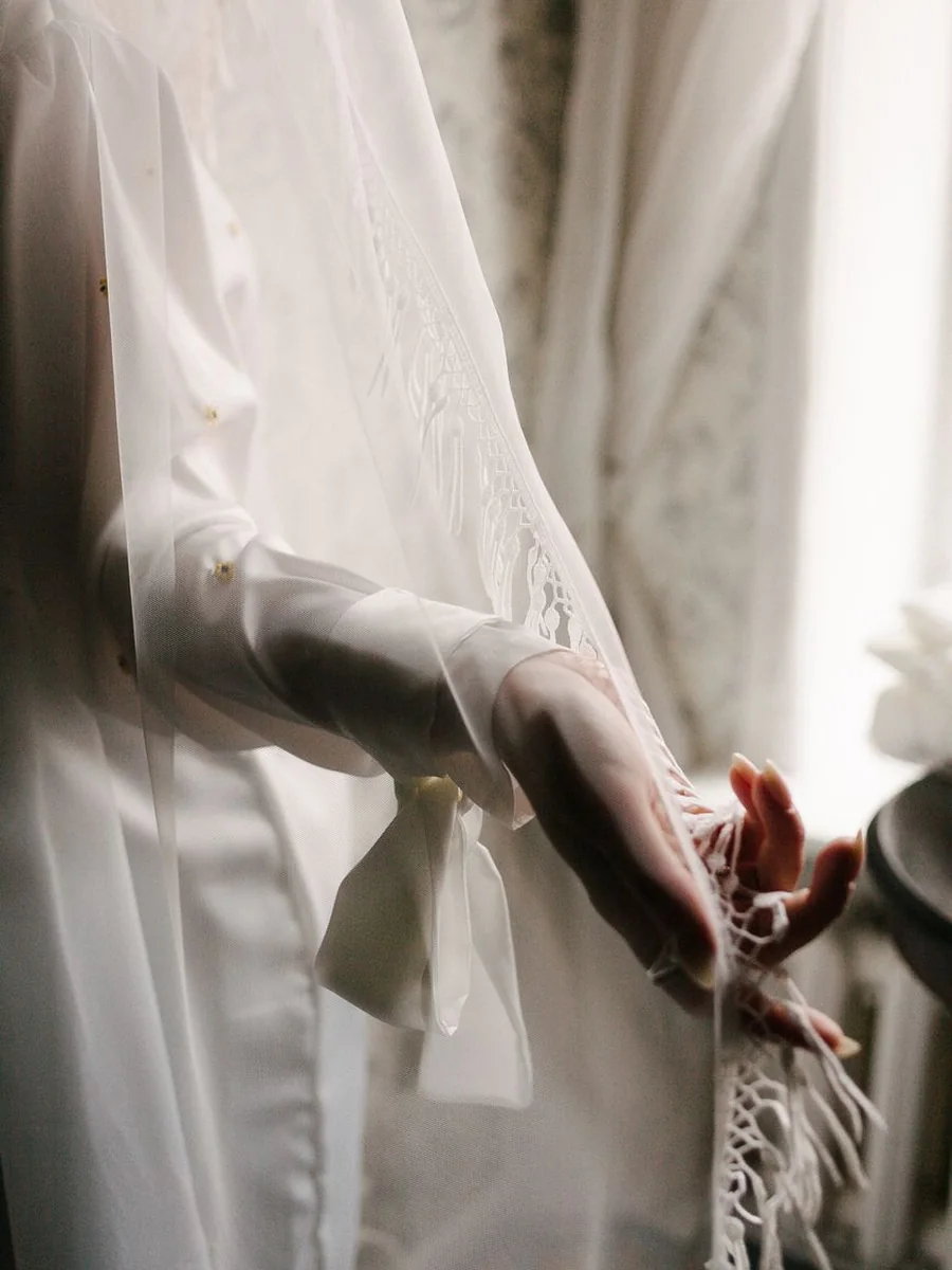 Lace and tulle detail