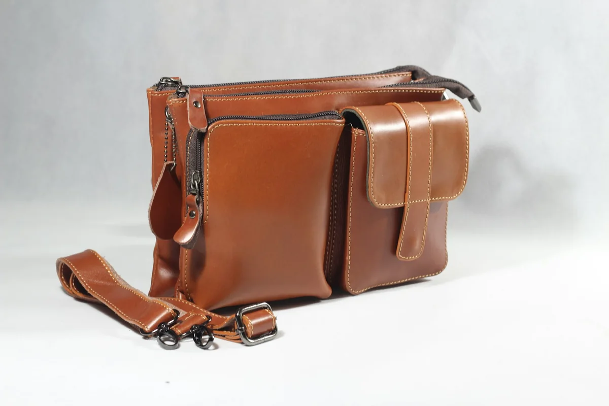 Pebble Crossbody