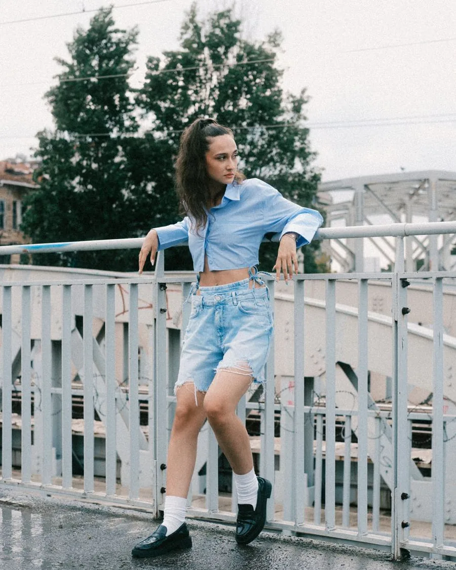 Raw-hem Denim Shorts