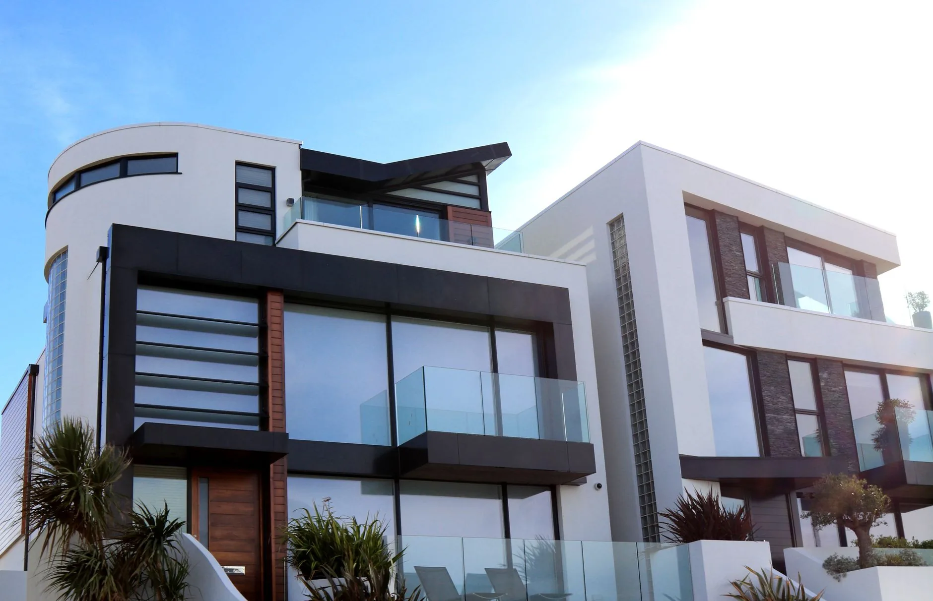 The Sea Modern