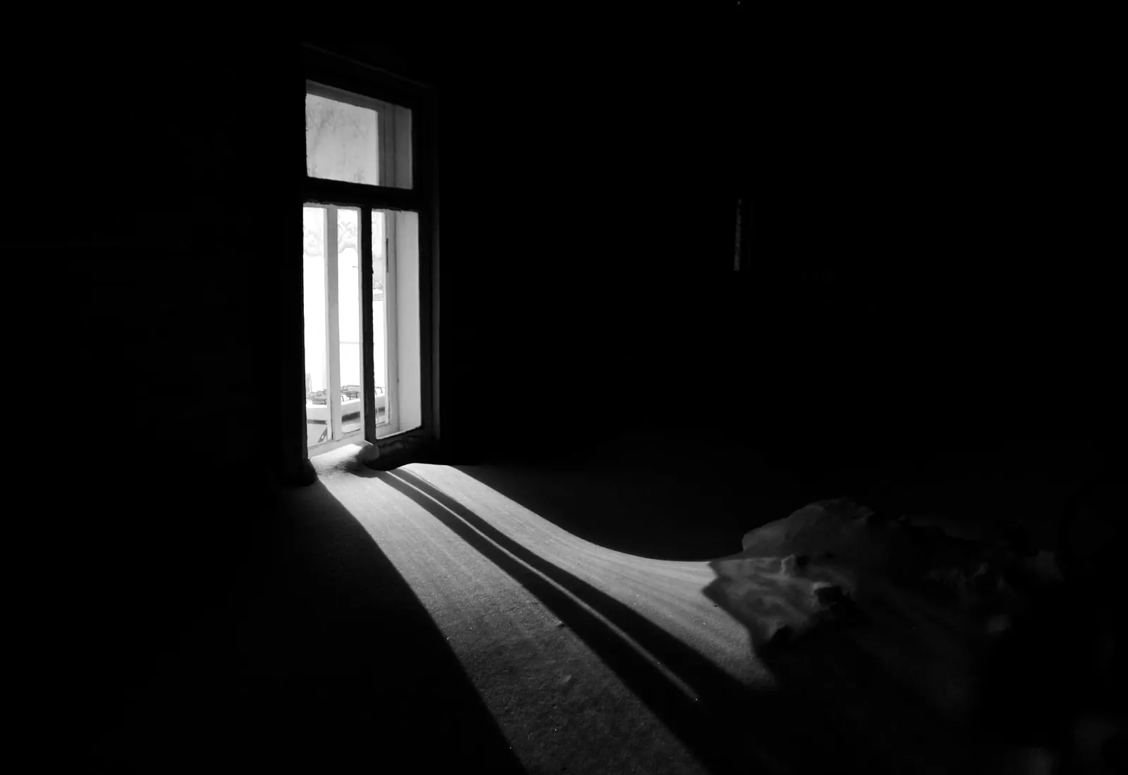 Window, 4pm
