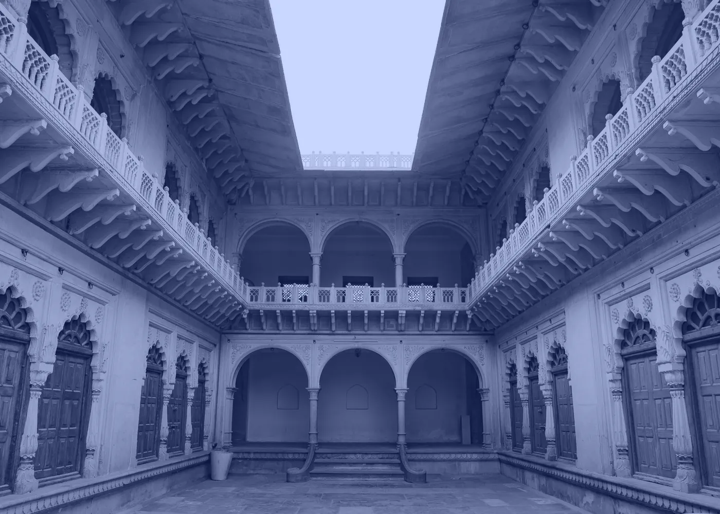 Quillstack's first awards night in a courtyard, photo 2