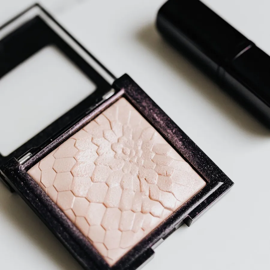 Glow Gem Highlighter