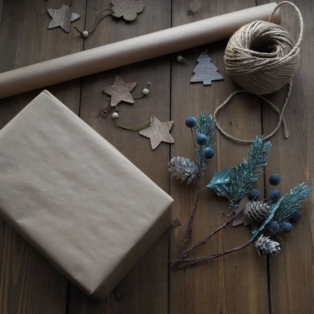 A wrapped book with a handwritten card