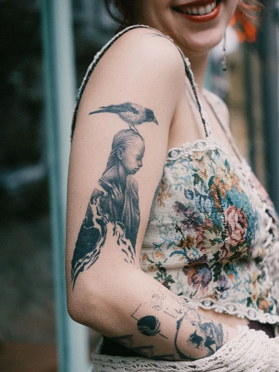 Mara D'Souza, Fine-line & botanical