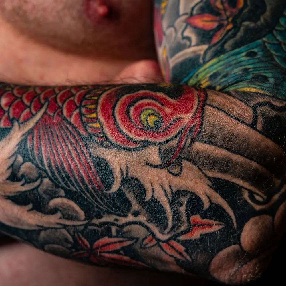 Hand dragon, Japanese tattoo on the Hand by Yuki Arai