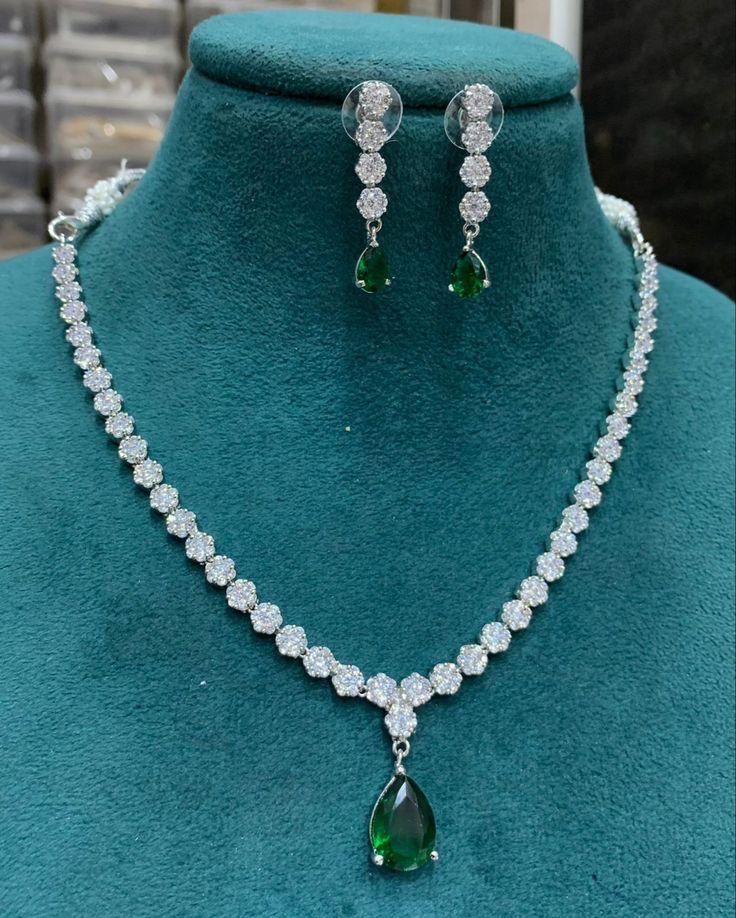 Luxury Emerald Teardrop Necklace & Earring Set Made 925 Sterling Silver